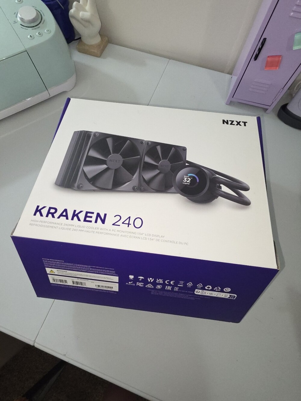 NZXT Kraken 240 AIO Liquid CPU Cooler - Black and Purple BoxNZXT Kraken 240 AIO